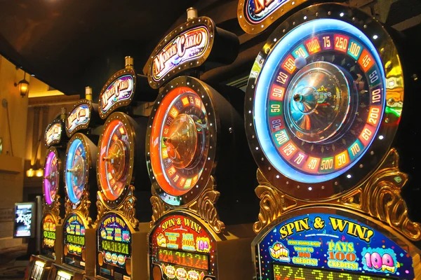 Slot game selection interface displaying Aviator, Sweet Bonanza, and Mahjong Ways titles
